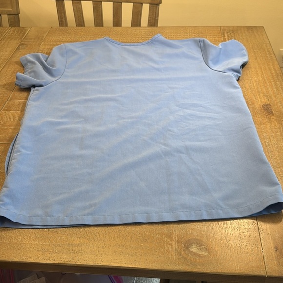 Figs light blue scrub top size L - Picture 7 of 8